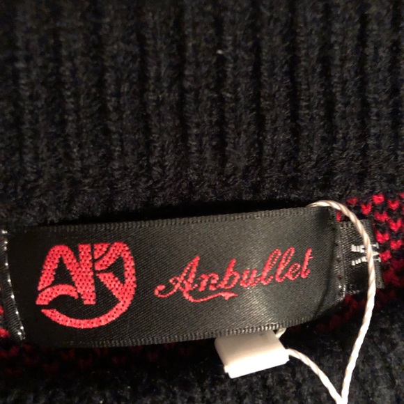Anbullet Sweater - Picture 4 of 5
